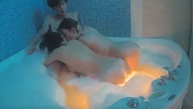 Voyeur-House - Naomi Kaydance Guest guy - Hot FFM threesome in the bathroom 2024-07-04 cam2